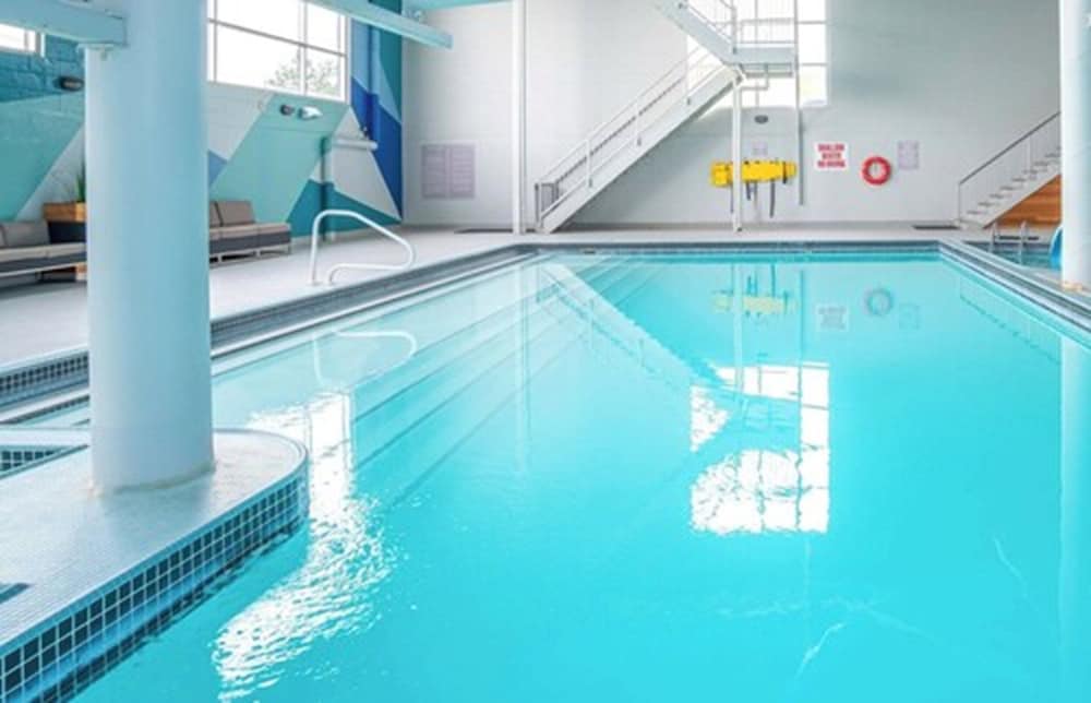 swimming pool spa