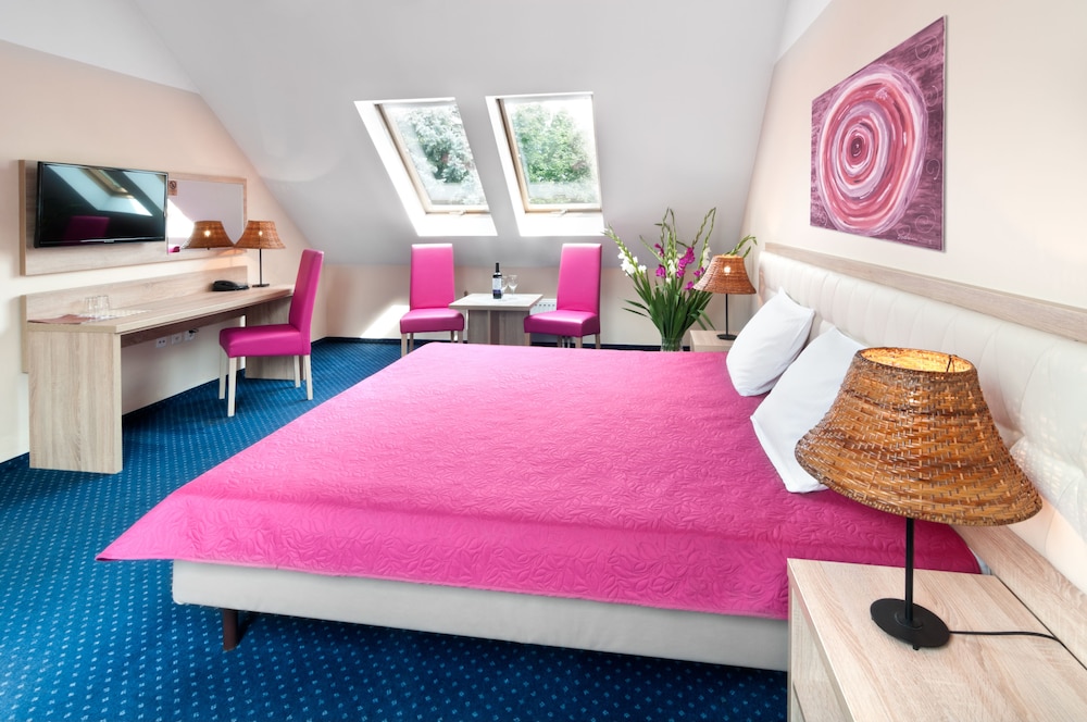غرفة قياسية بسريرين منفصلين، Petrus Hotel 6/8