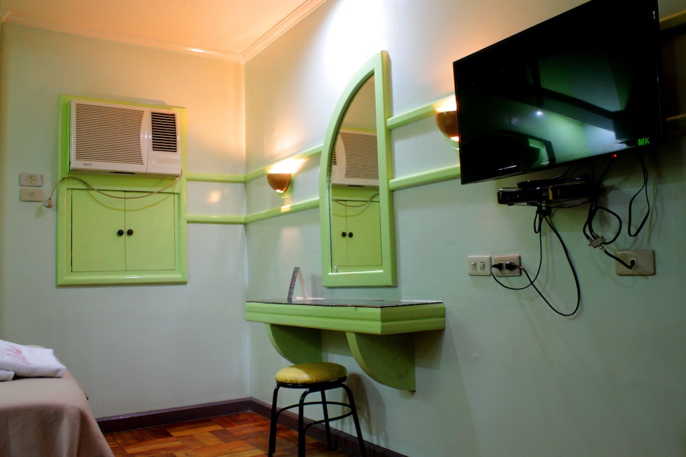 Mahal Kita Drive Inn 20/26