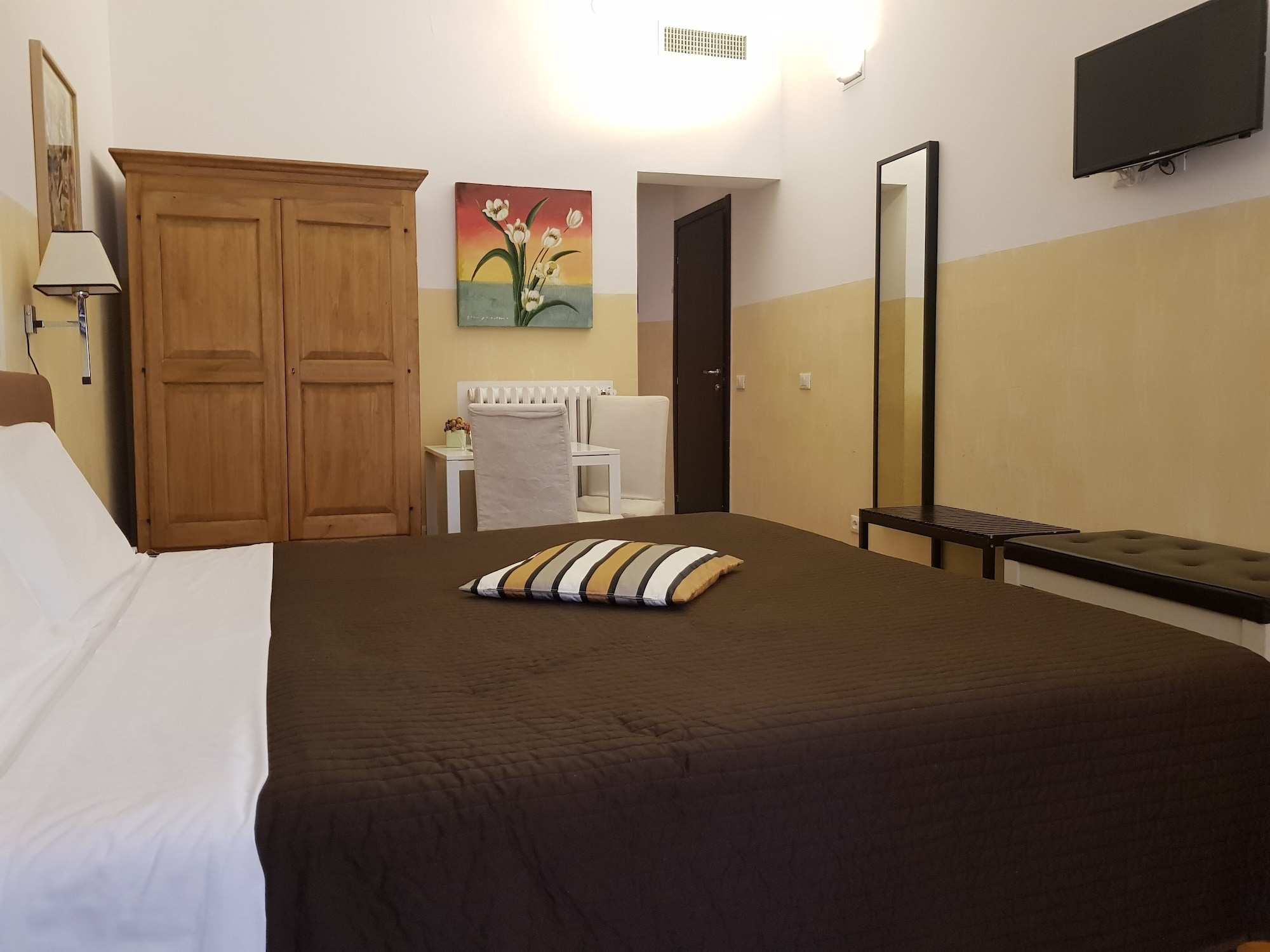 STANDARD, DOUBLE OR TWIN BED