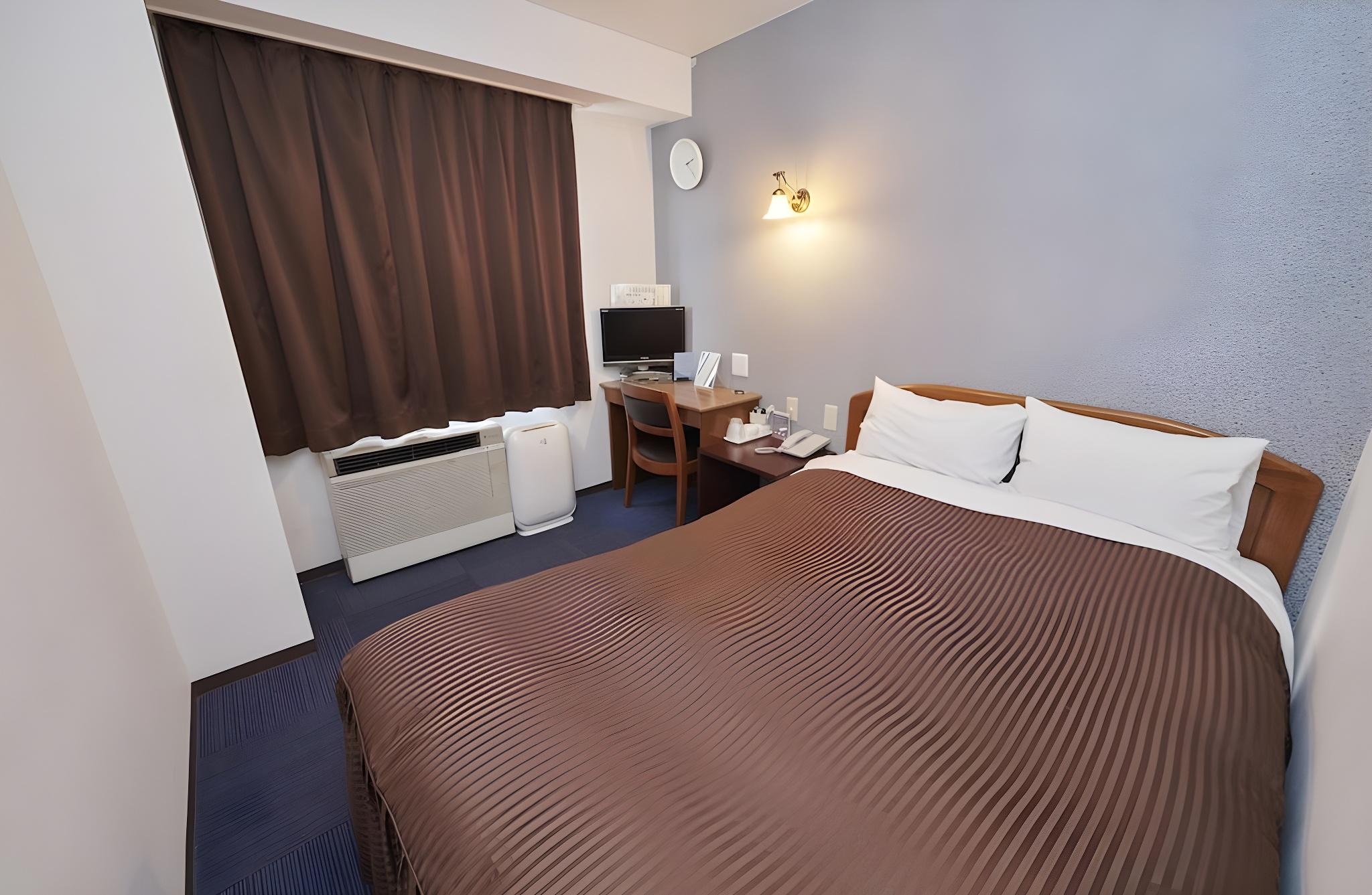 Semi Room, Single, Semi Double Bed