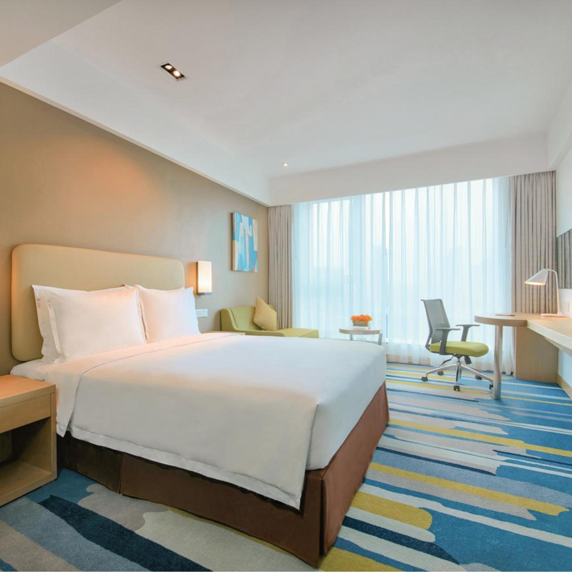 Standard, King Bed, Queen Bed, High Floor
