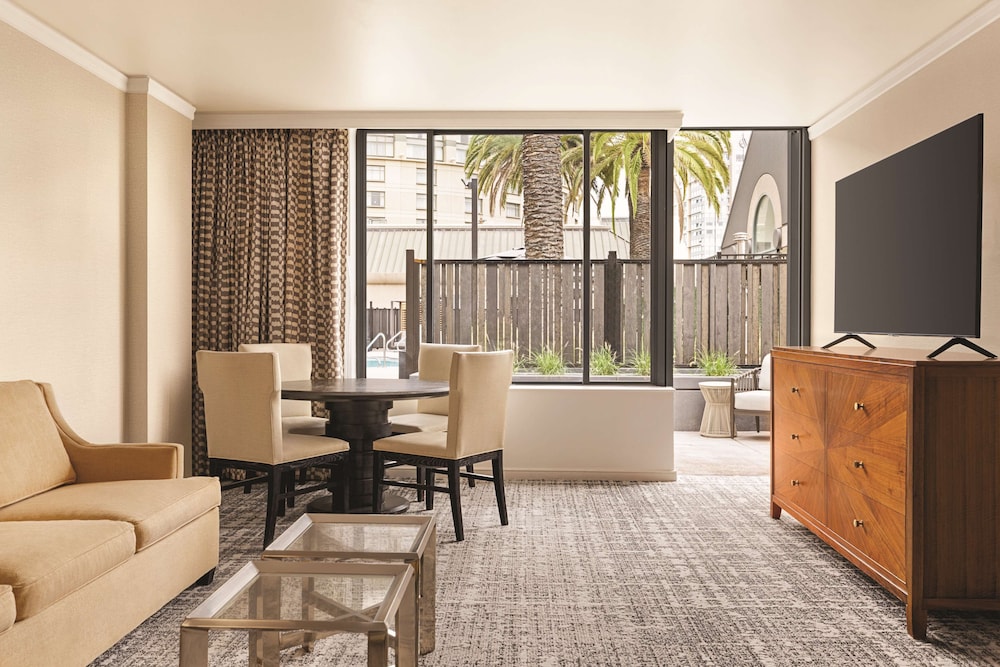 Signia by Hilton San Jose (ex. The Fairmont San Jose) 56/74
