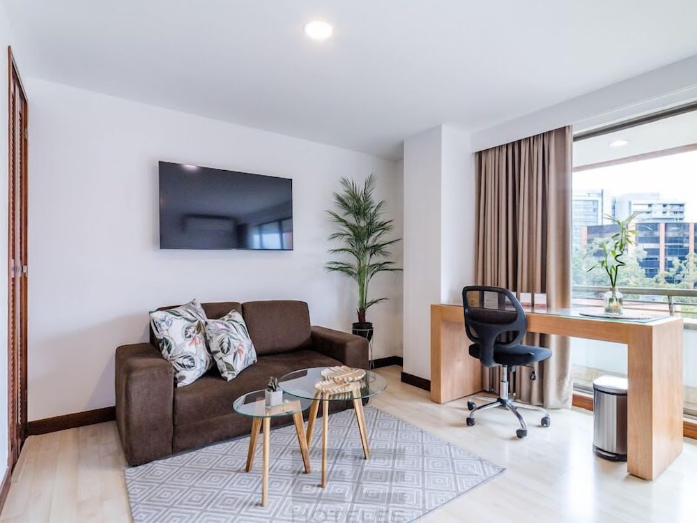 Leblon Suites Hotel 35/60