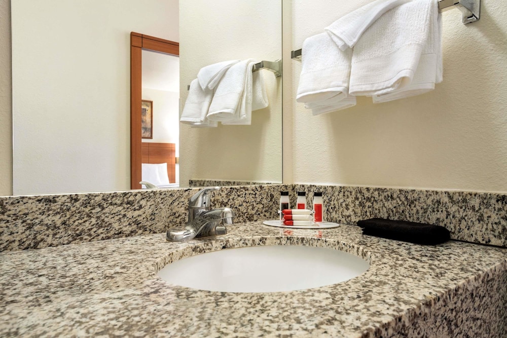 غرفة بسريرين كوين لذوي الإعاقة، Travelodge by Wyndham Bill WY Thunder Basin Ntl Grassland 2/2