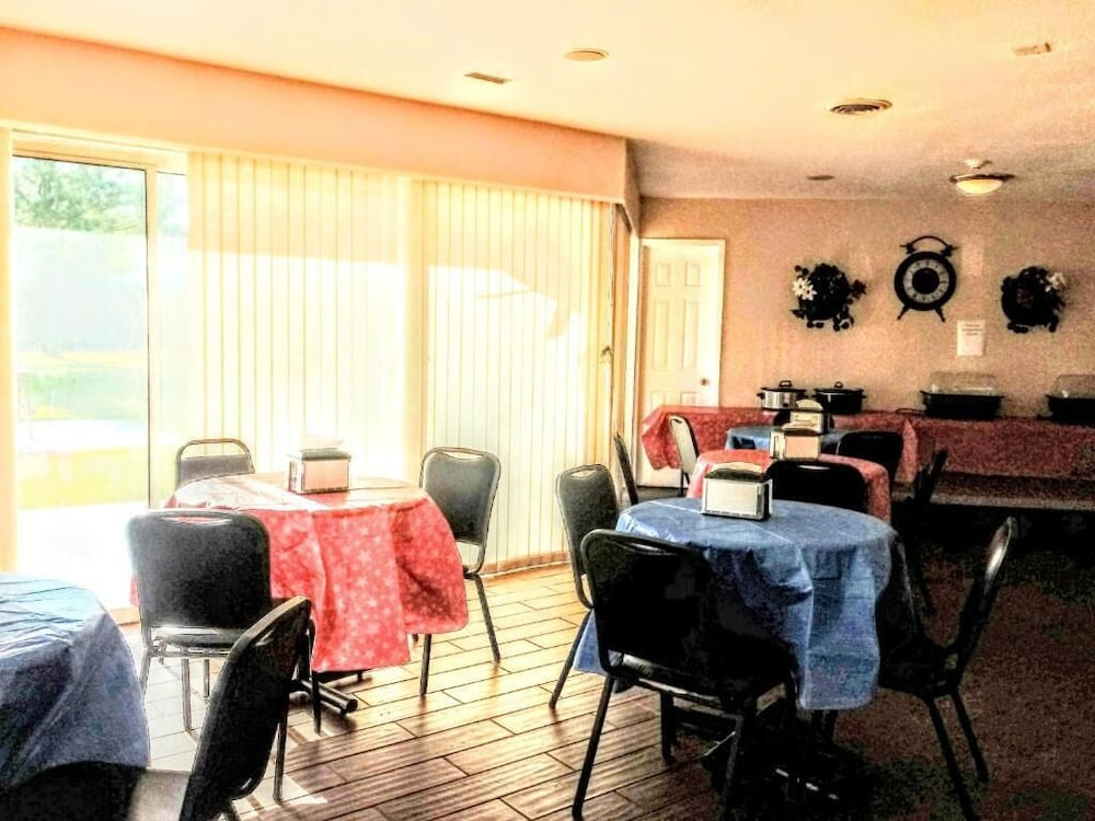 Alvin Extended Stay 49/62