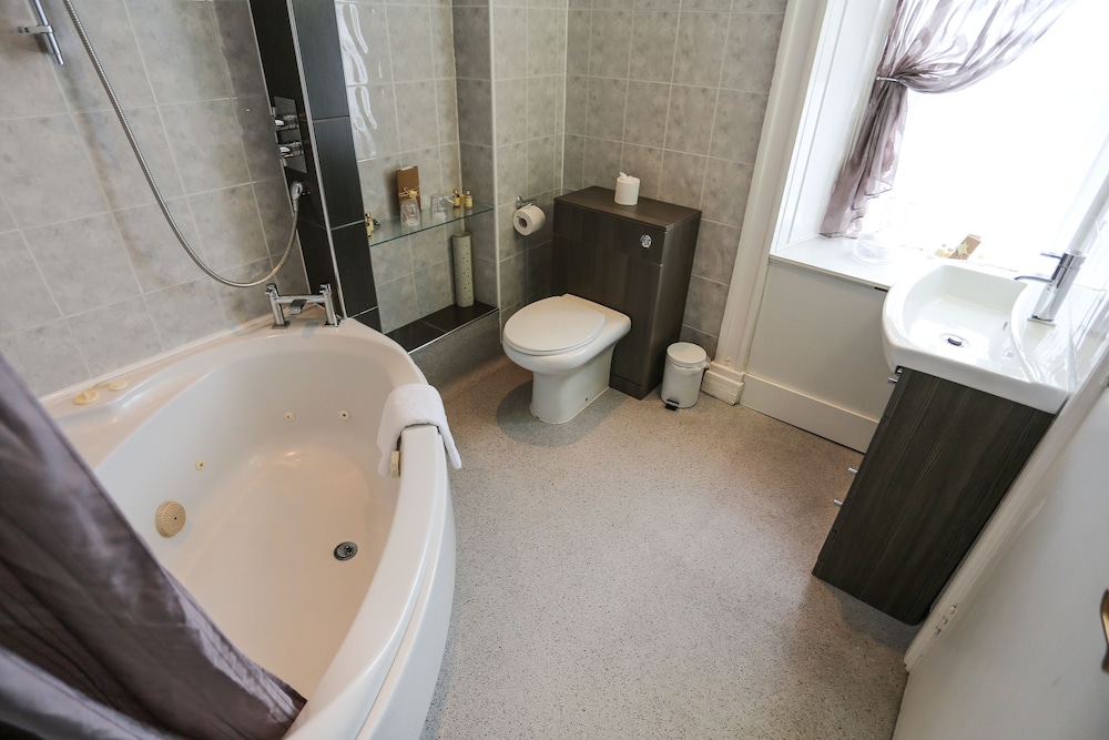 Royal Exeter Hotel 30/78