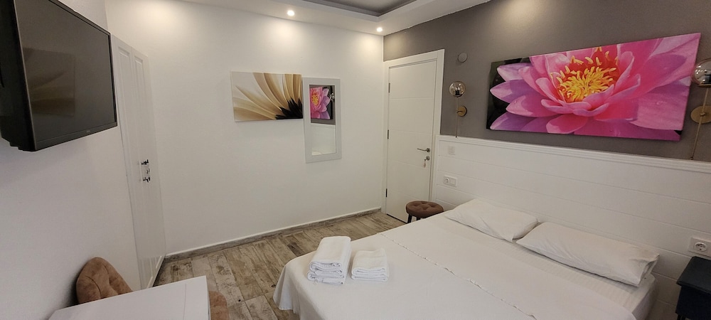 Tenes Otel 8/41