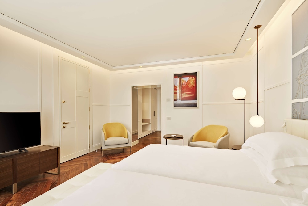 DELUXE, TWIN BEDS, SEA VIEW