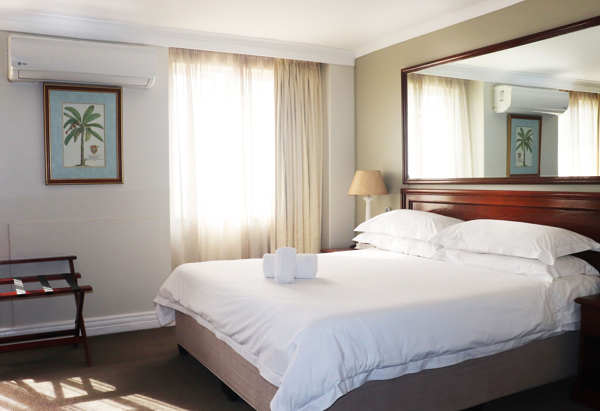 1 BEDROOM, STANDARD, TWIN BEDS
