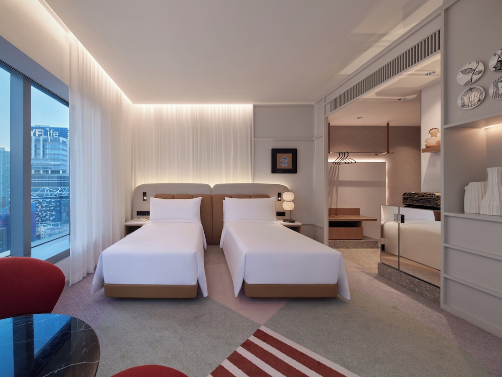 Mondrian Hong Kong 10/48