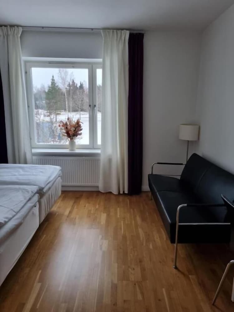 Norrskedika Hotell - Gamla Järnhandeln 17/55