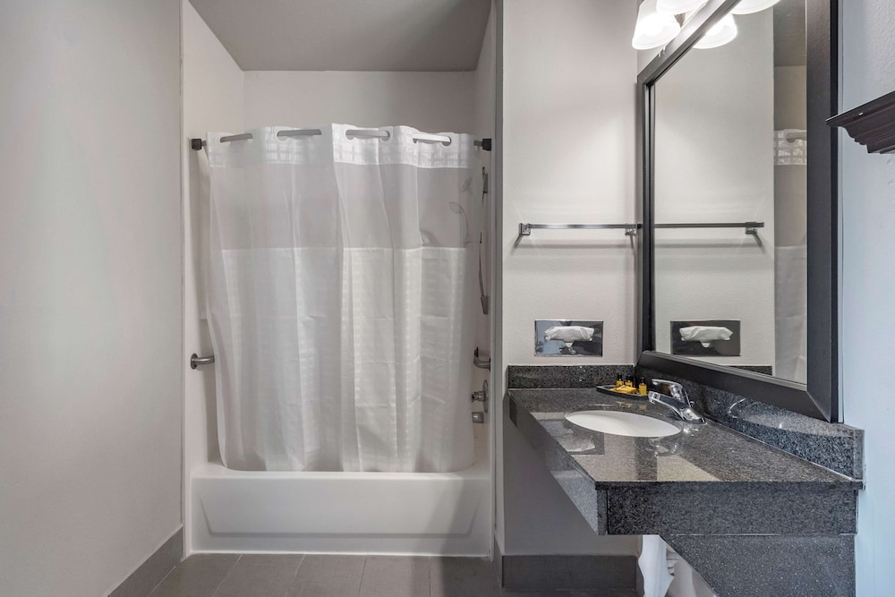 Best Western Plus Mckinney Inn & Suites 8/37