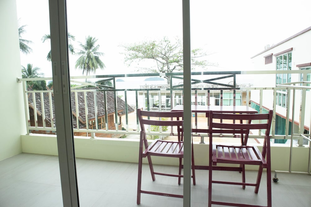 MAM KAI BAE BEACH RESORT 34/48