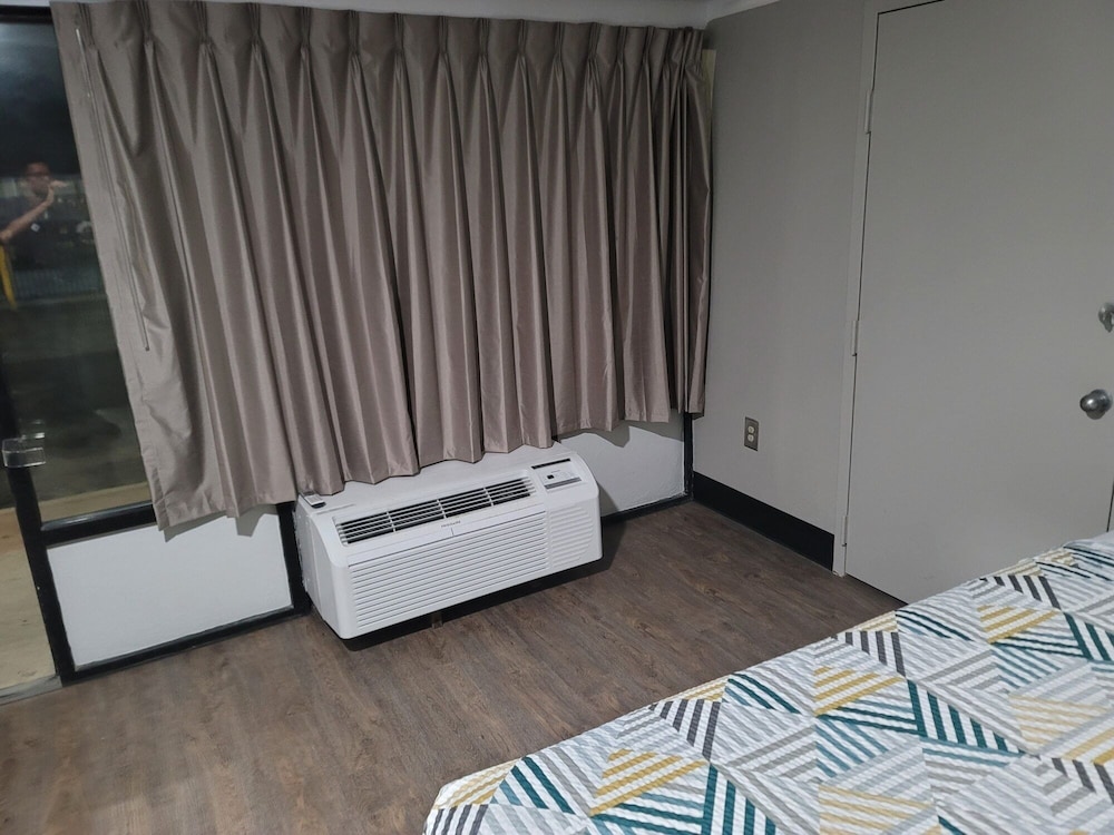 Studio6 Suites Hinesville, GA 27/49