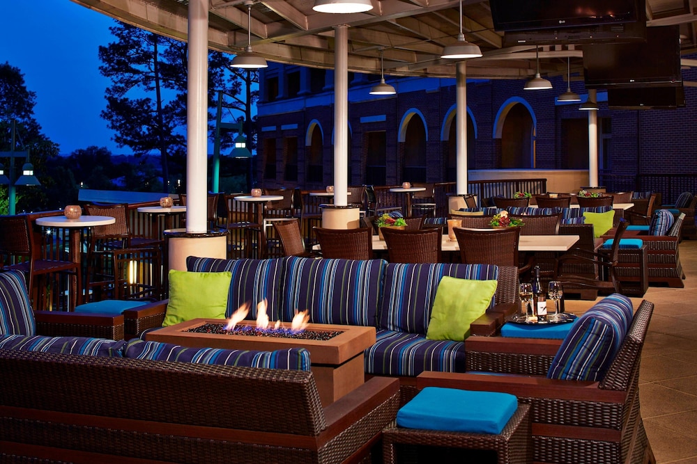 Renaissance Shoals Resort & Spa 28/33