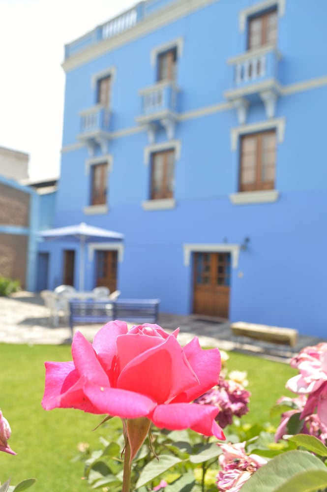 Las Mercedes Hostal Residencial 7/68