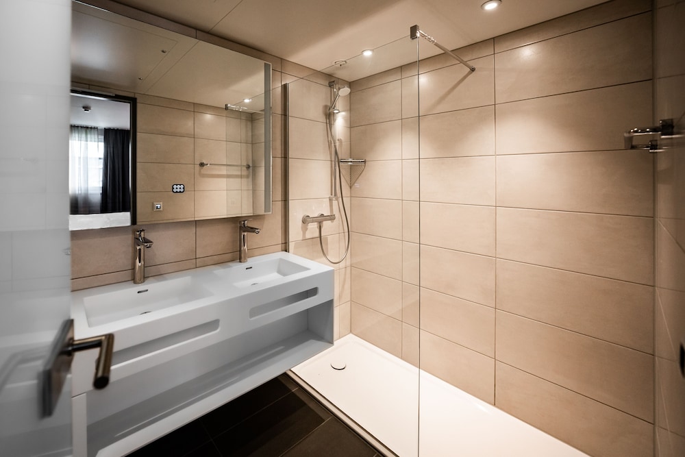 LOGINN Hotel Stuttgart Zuffenhausen 33/35