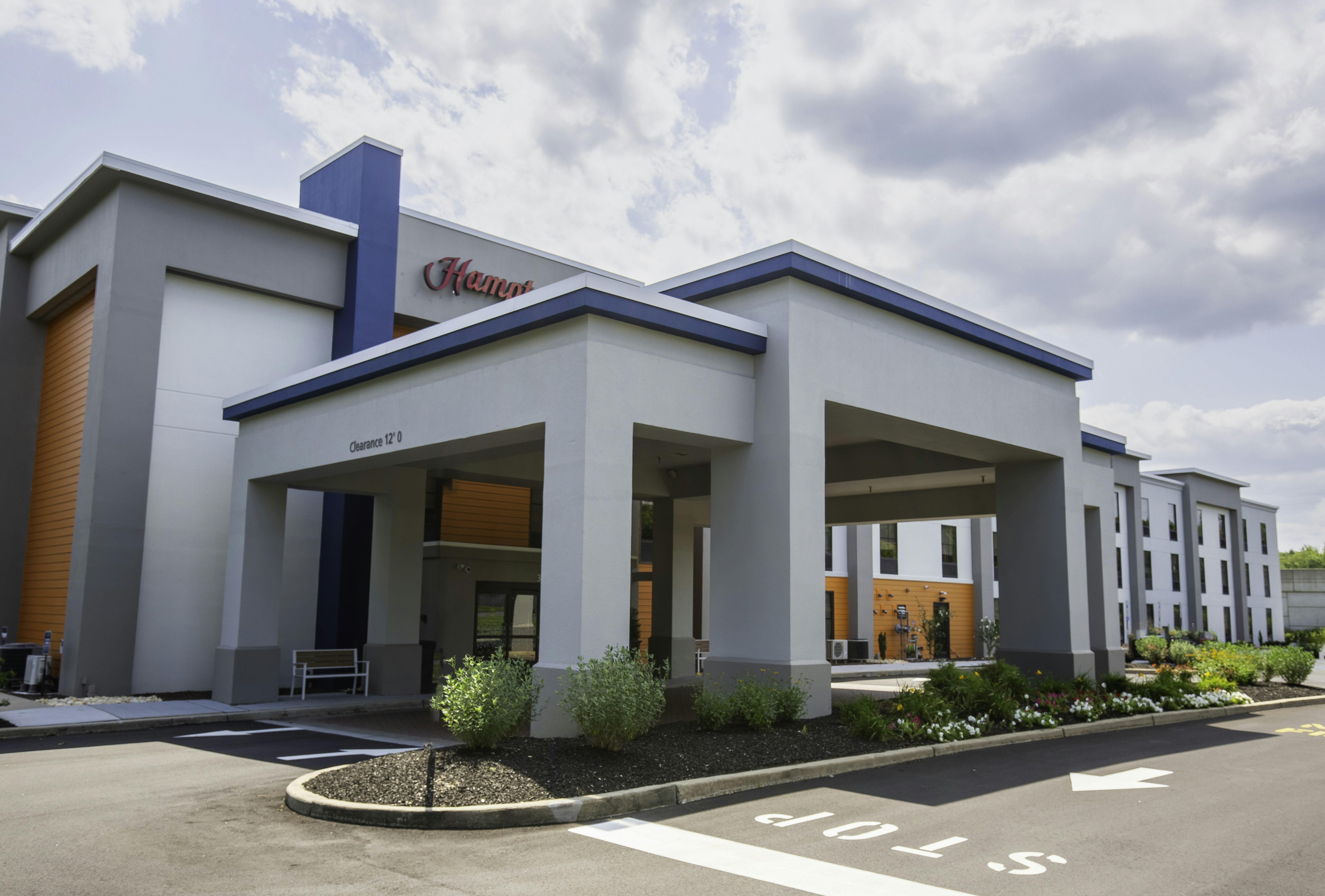 Hampton Inn East Windsor 3/75