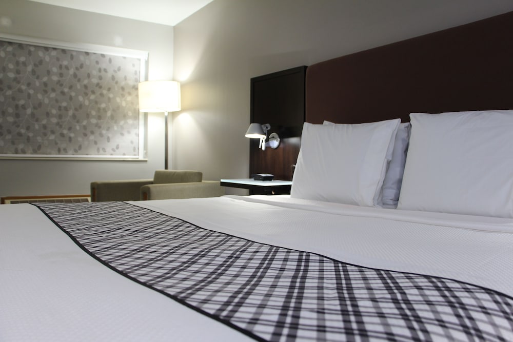 Westbridge Inn & Suites Carrollton 10/18