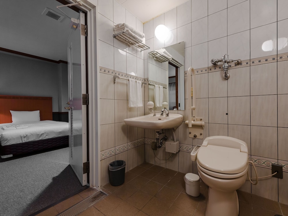 Hotel Azat Naha 67/69