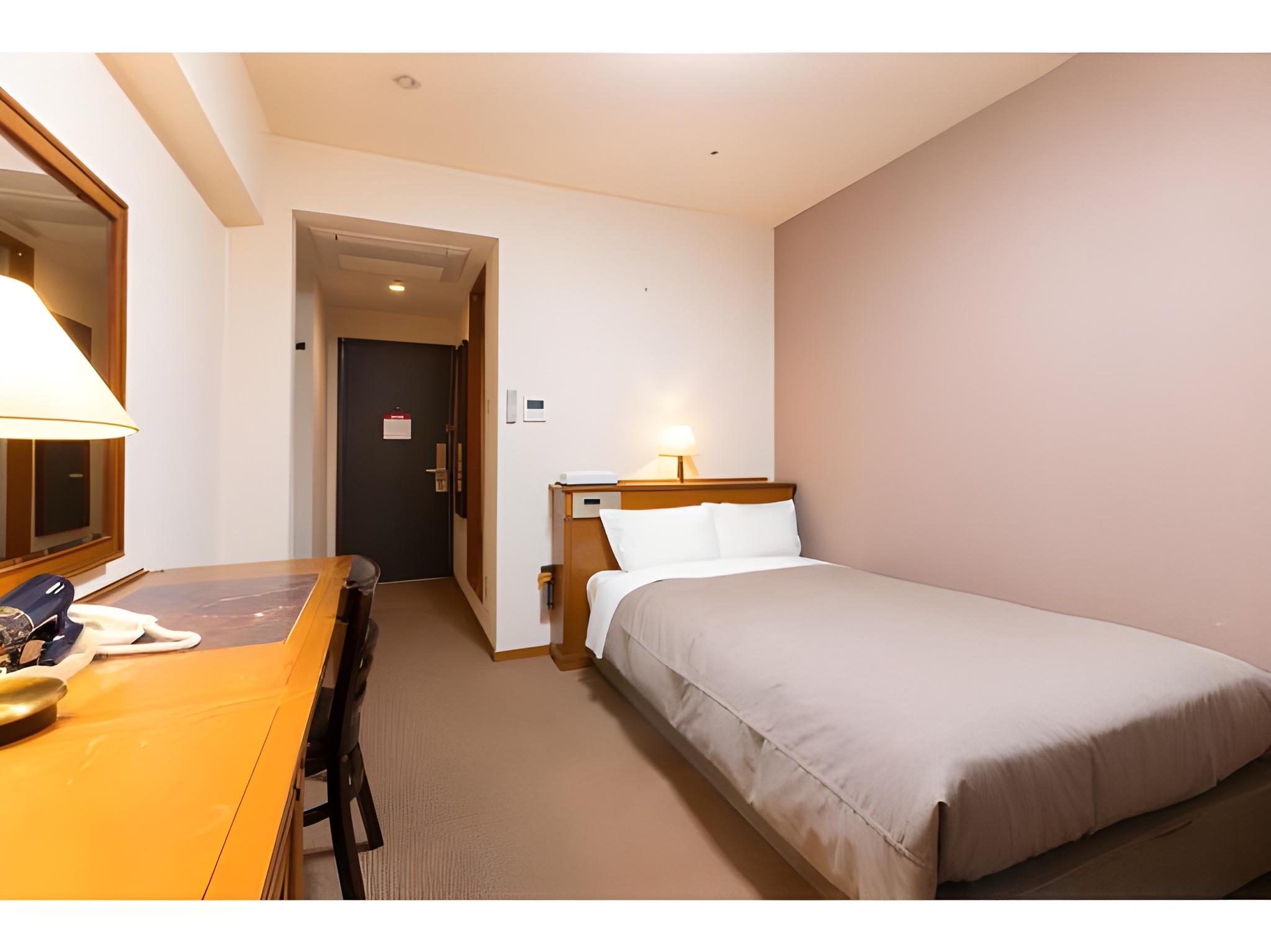 Semi Room, Standard, Semi Double Bed, Smoking