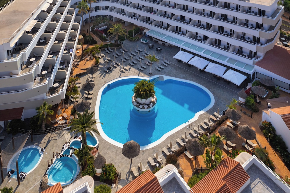 Sol Barbacan Apartments 11/72