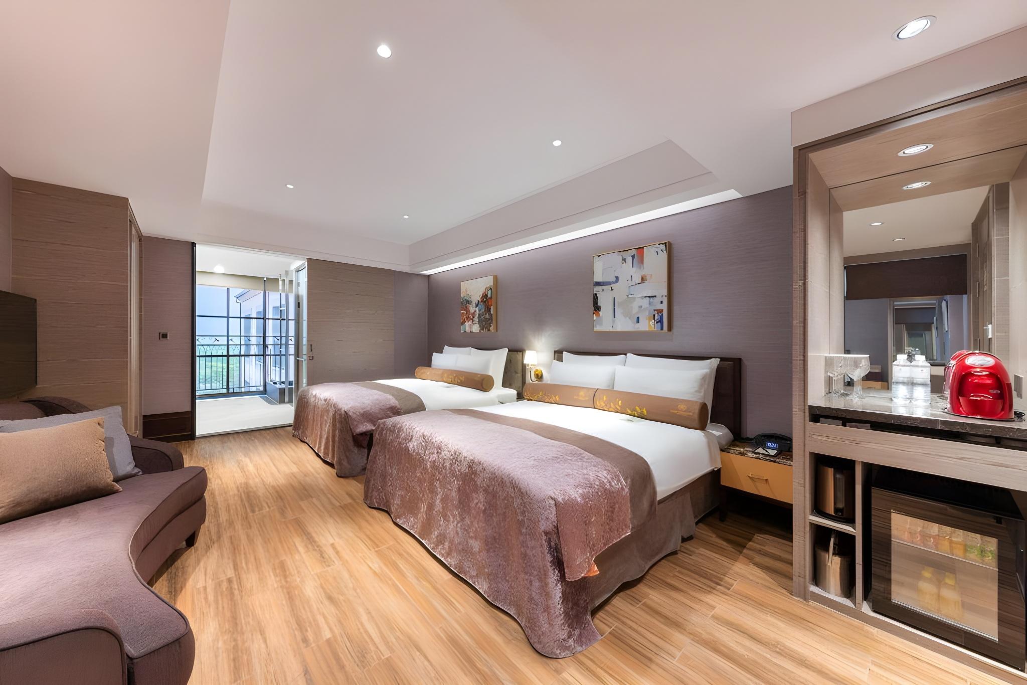 Family Suite, Mansion