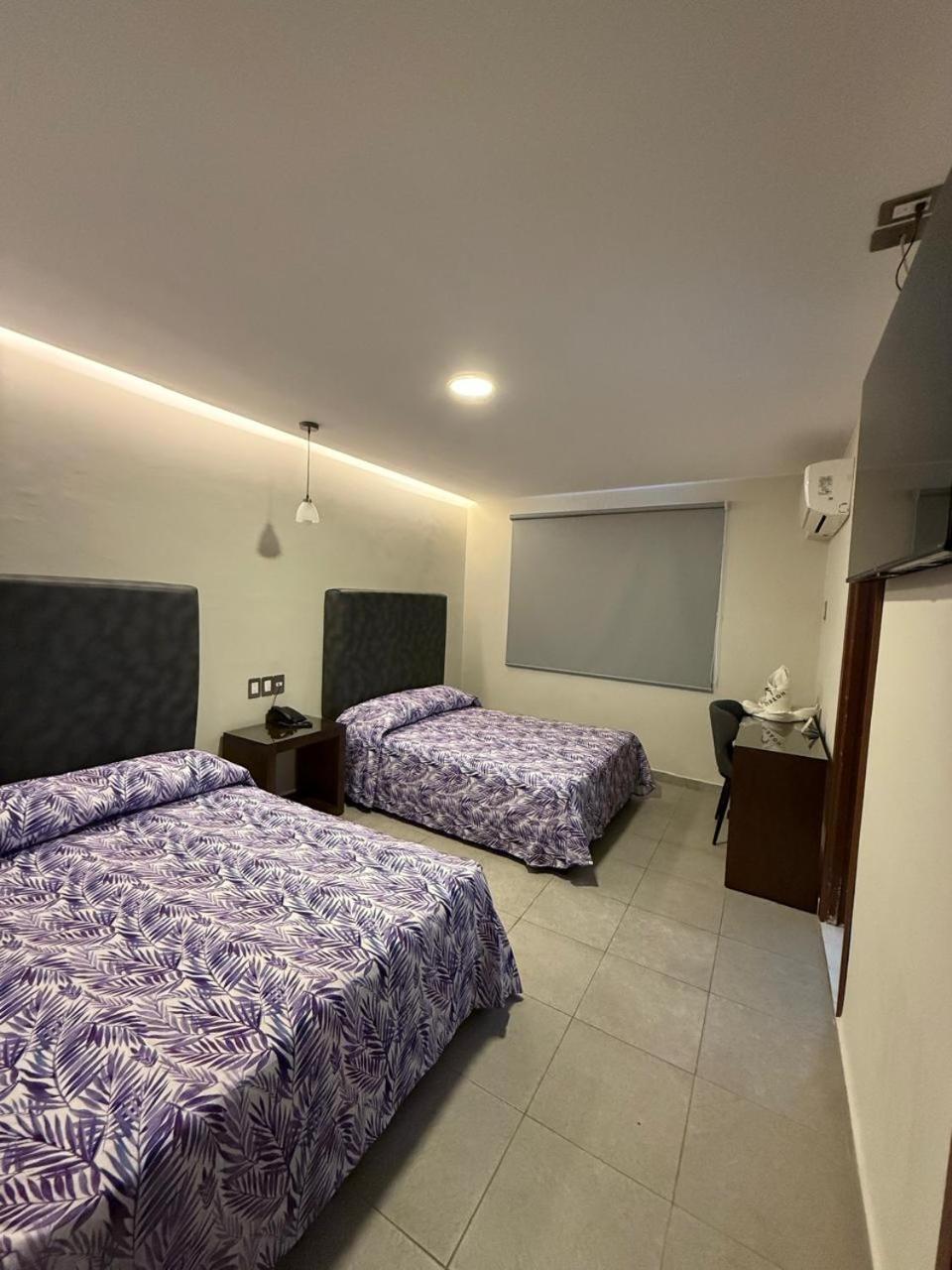 Room, Twin Beds