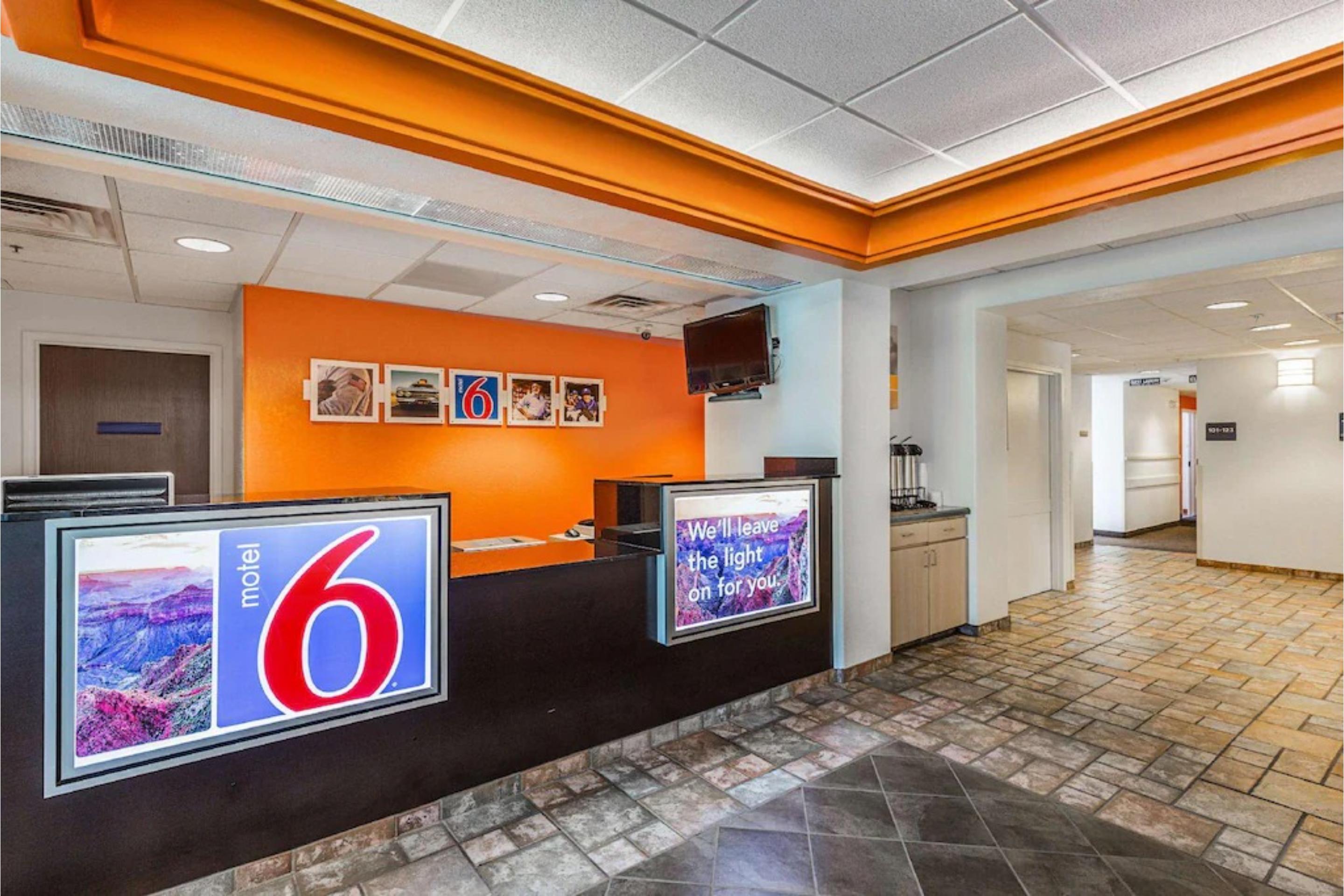 Motel6 Beatty, NV - Death Valley 8/32