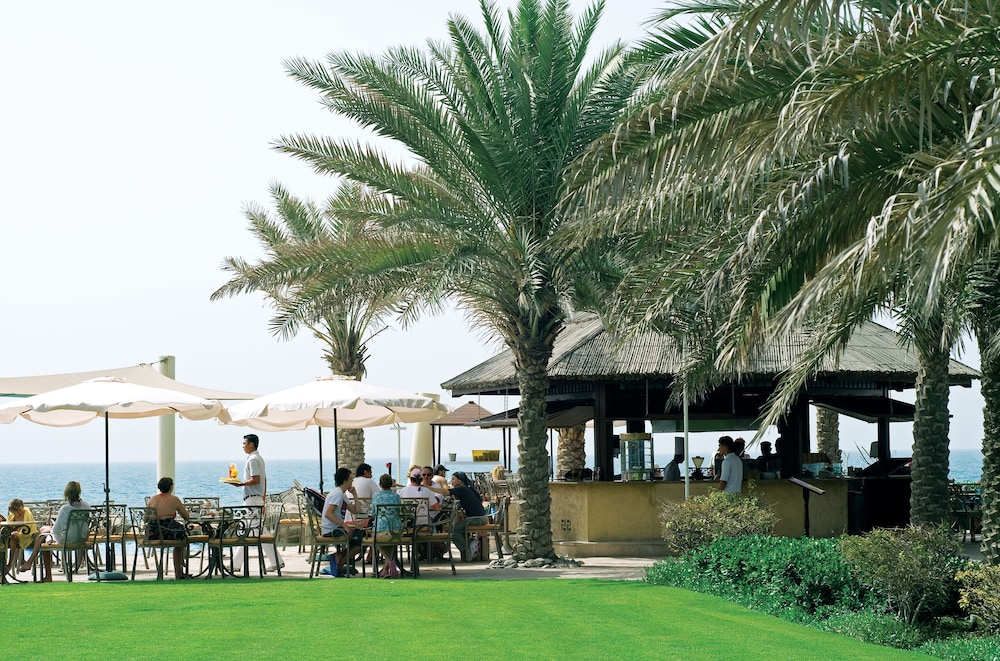 Coral Beach Resort Sharjah 33/37