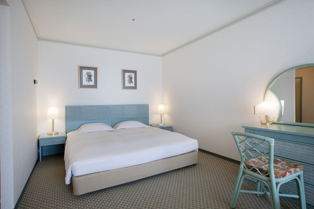 Wakayama Marina City Hotel 12/65