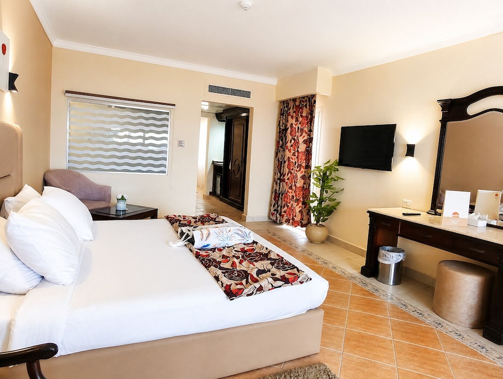 Suite, Queen Bed, Hot Tub