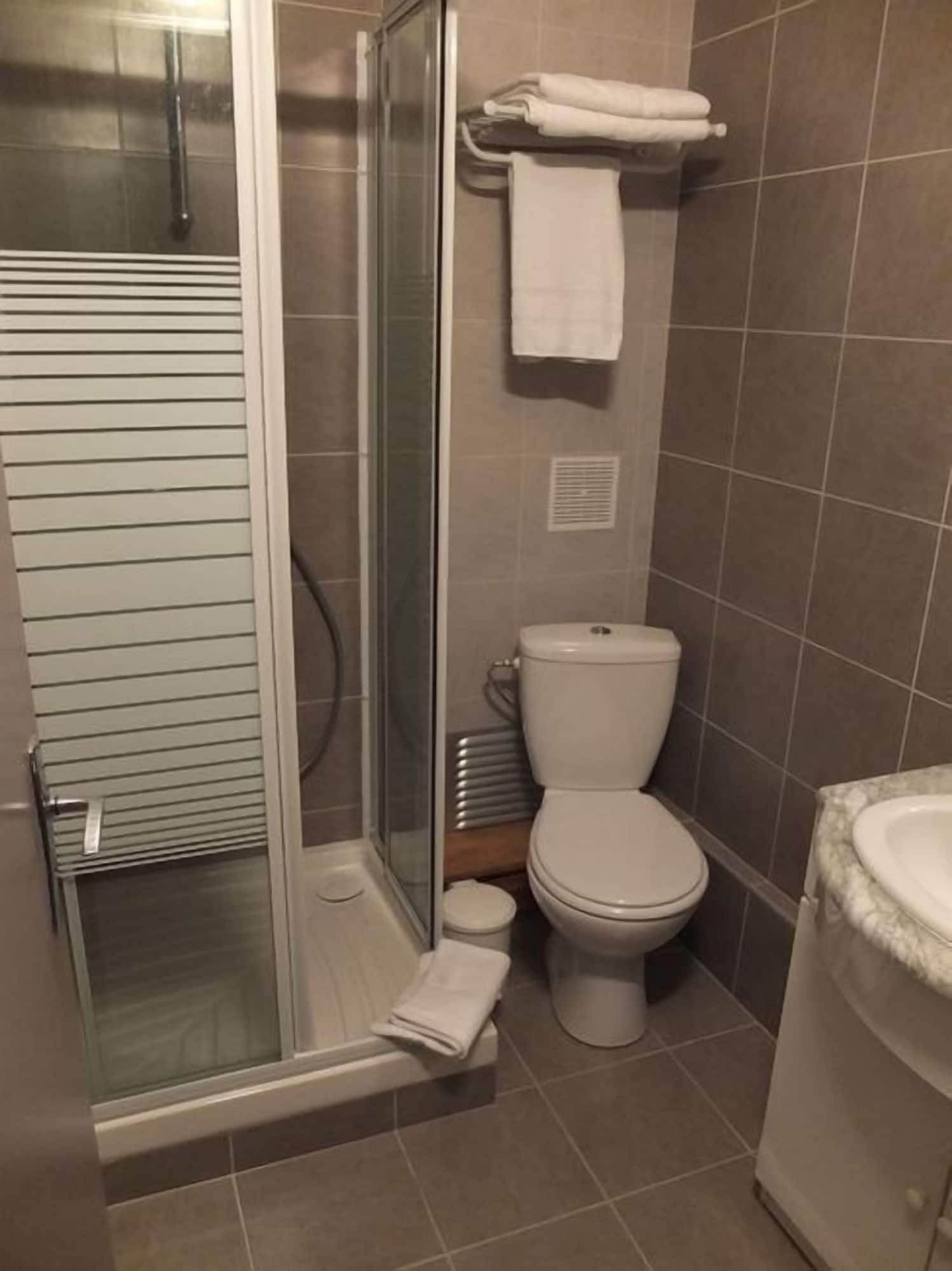 1 Bedroom, Apartment, Double Bed, East View