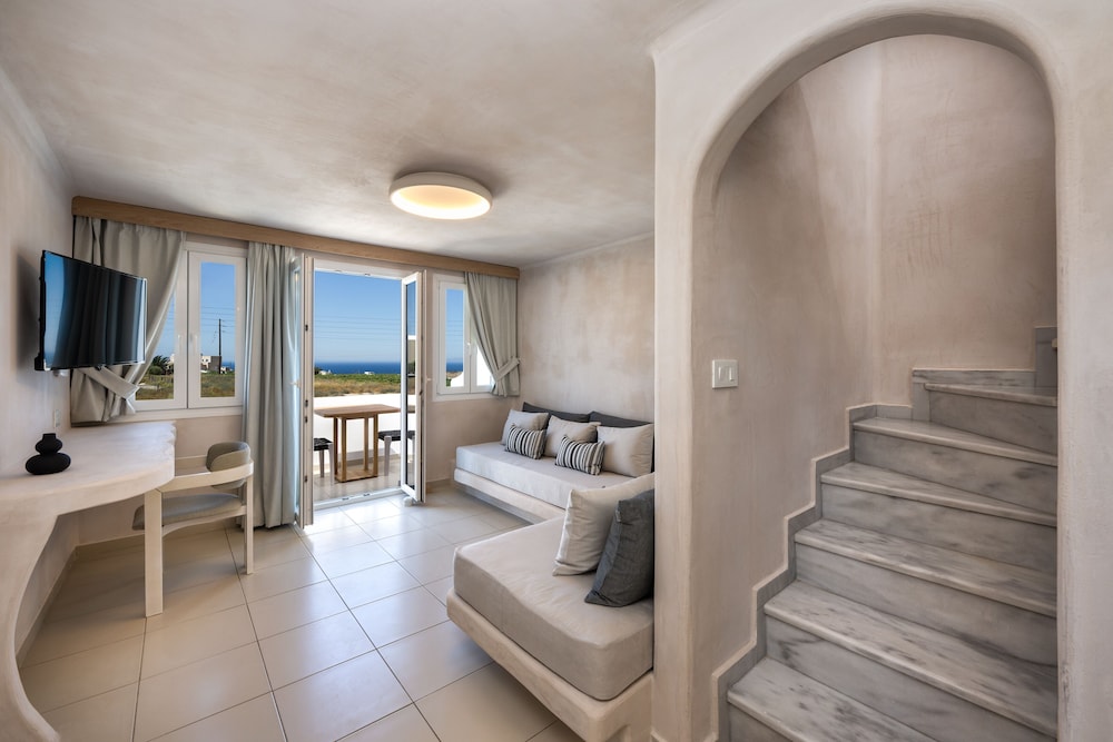 Aelia Luxury Suites 30/50