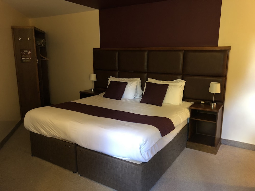 Gullivers Hotel 11/44