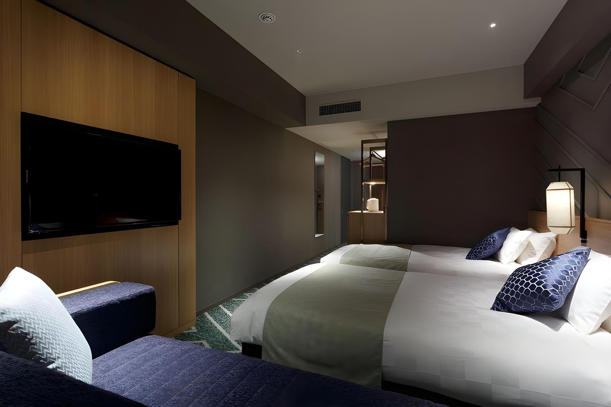 Connecting, 4 Beds