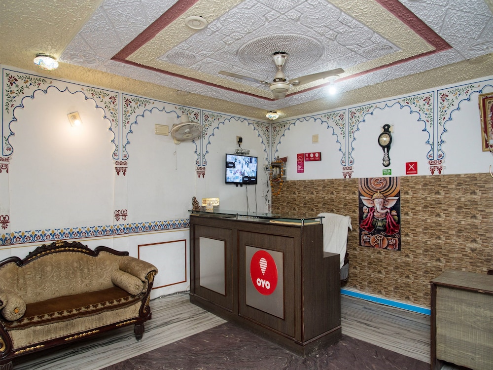 Oyo 10319 Hotel Pichola Haveli 3/16