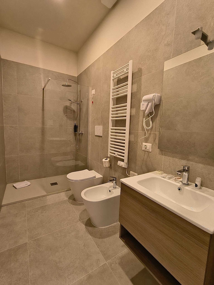 Hotel Domus Rome 16/18