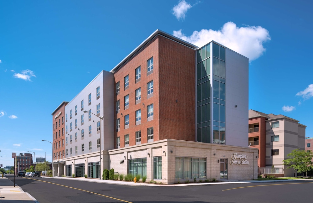 Hampton Inn And Suites Worcester Ma 1/65