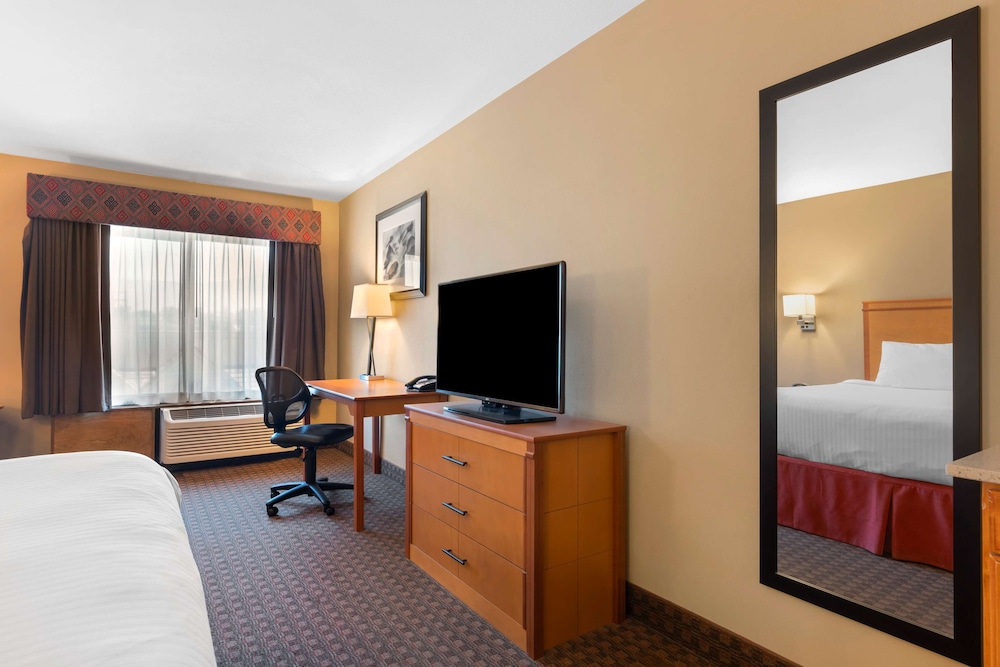 Best Western Plus Olympic Inn 36/73
