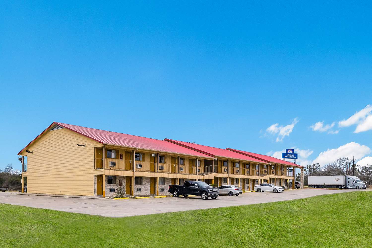 Americas Best Value Inn Refugio 1/6