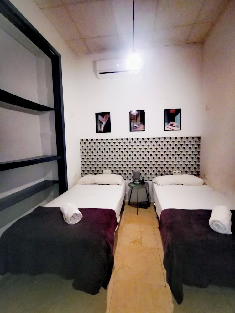 Feel Hostel City Center 46/62