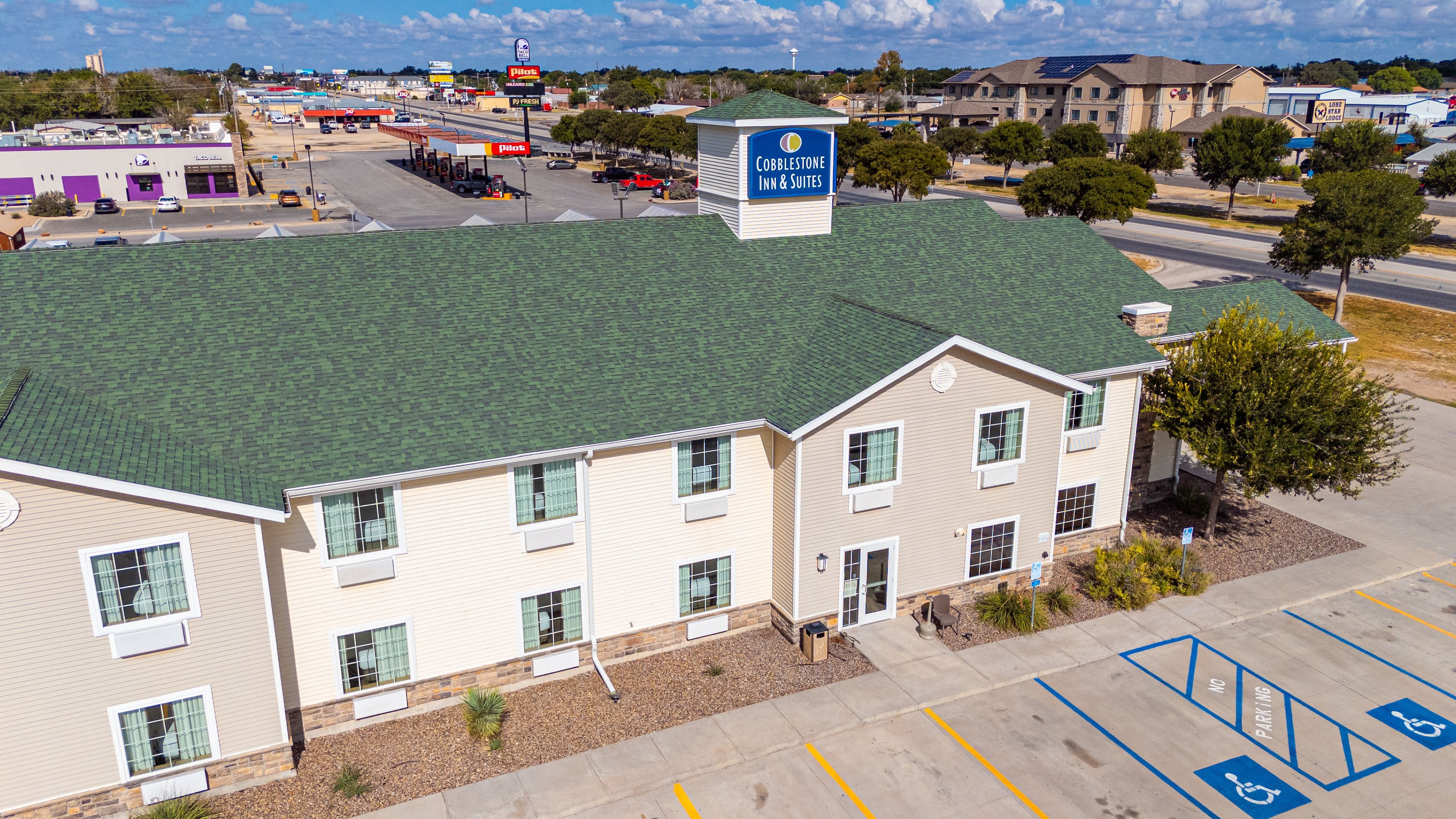 Cobblestone Inn Amp Suites Big Lake Tx 77/80