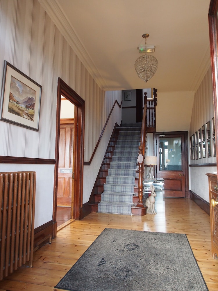 Ravenscraig Guest House B&B 10/50