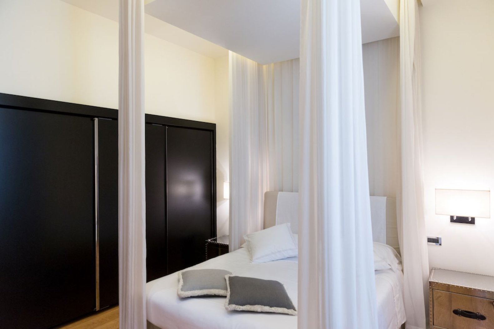 Isa Hotel 32/58