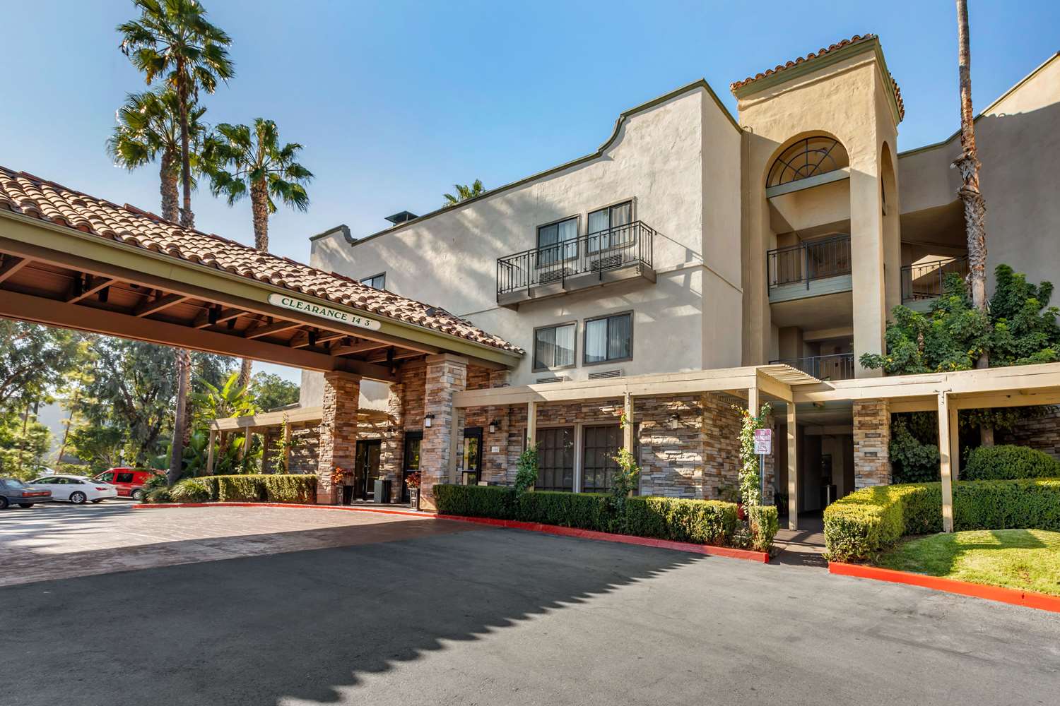 Comfort Inn & Suites Orange County John Wayne Airport 10/14