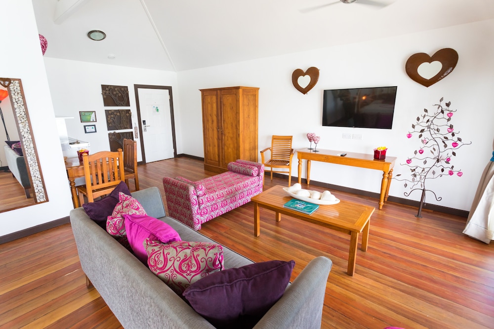 True Blue Bay Resort 44/75