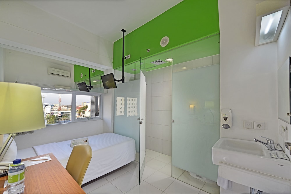 Whiz Hotel Pemuda Semarang 19/44