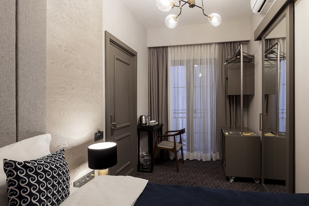 Nabu Hotel 32/69